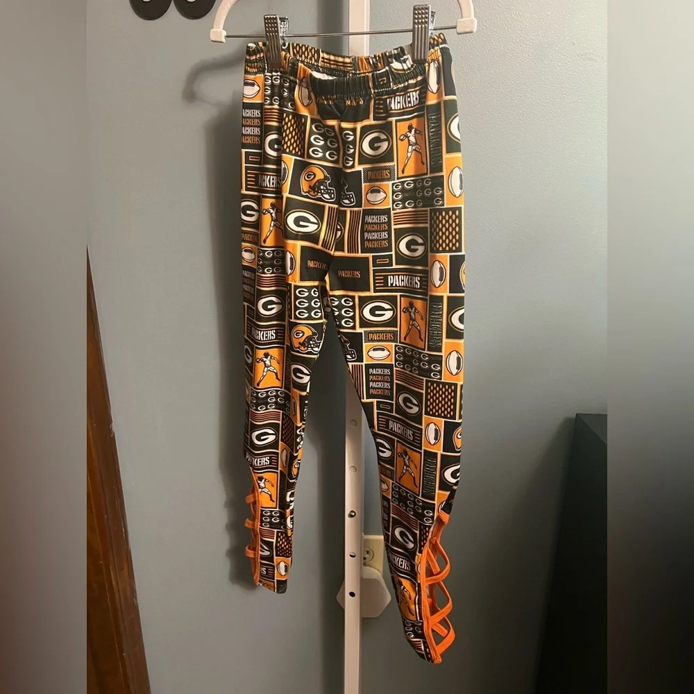 Greenbay Packers Football Graphic Leggings NWOT Boutique
